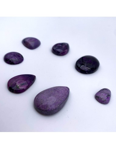 Sugilite violette cabochons de technologie